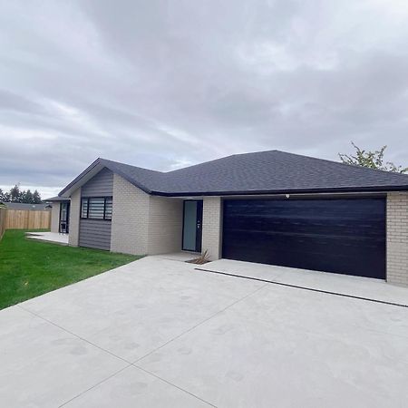 Rotorua Sunshine Brand New 4 Bedroom House מראה חיצוני תמונה